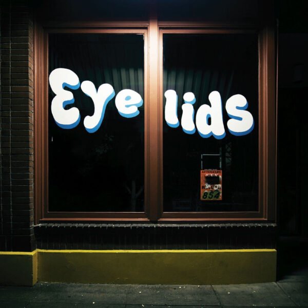 EYELIDS - 854